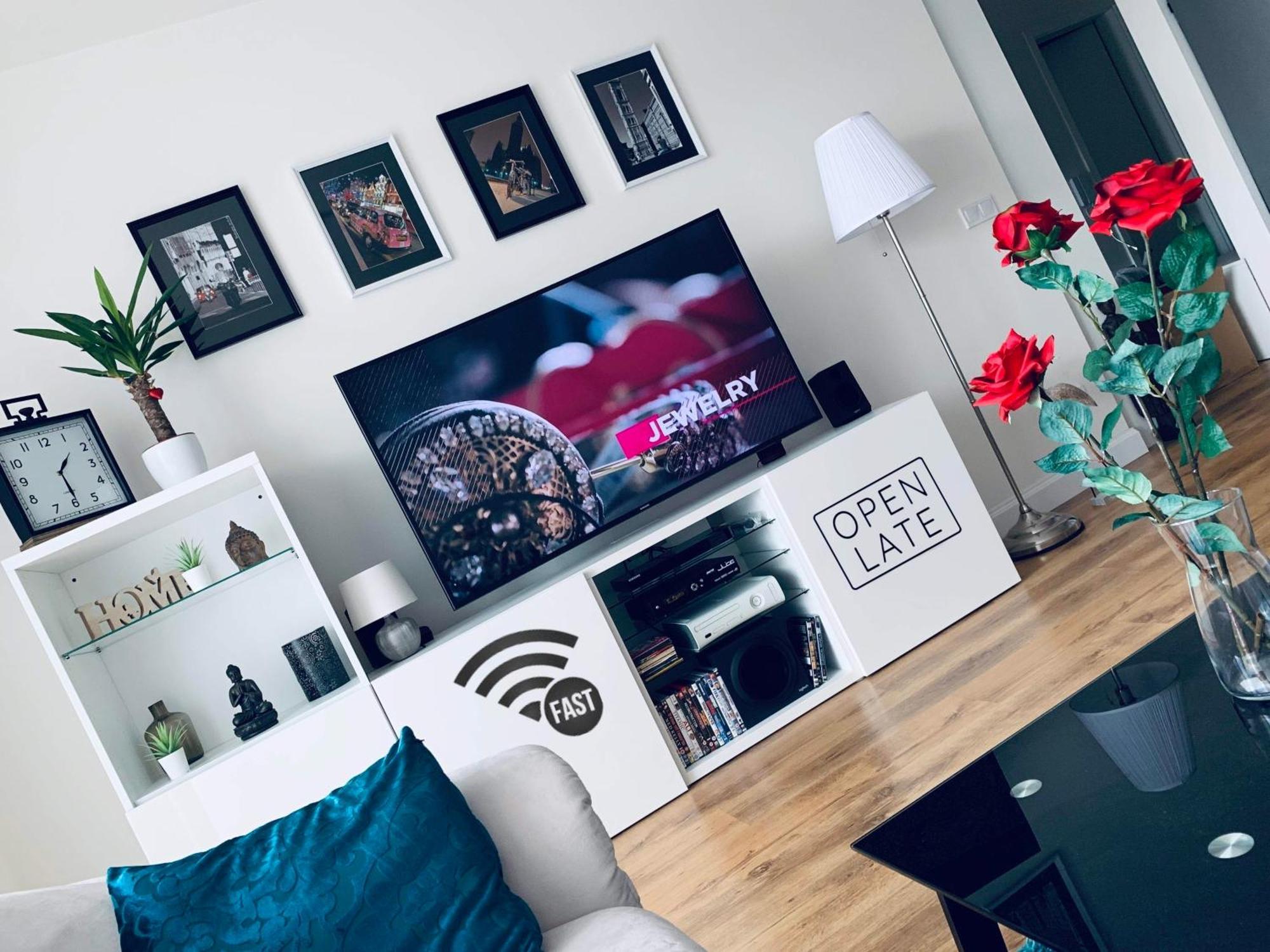 דירות קושיצה E1 Luxury Oldtown Apt - 2X Parking, Foodstore, Pcscreen, Netflix, Unlimited Music, Crib, Babychair, Fastwifi, Aircon מראה חיצוני תמונה